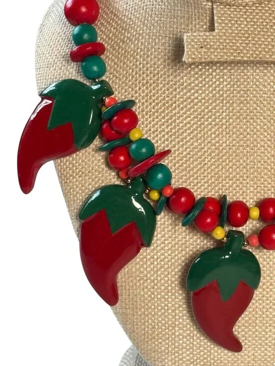 Vintage Wooden Bead Necklace With Red & Green Pepper Charms 22" Long Colorful Re - Picture 3 of 7